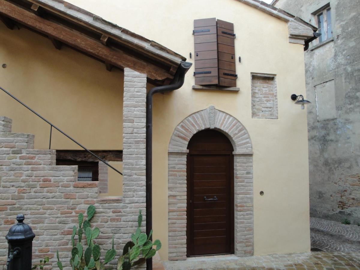 Hotel Al Castello Tavullia Exterior foto