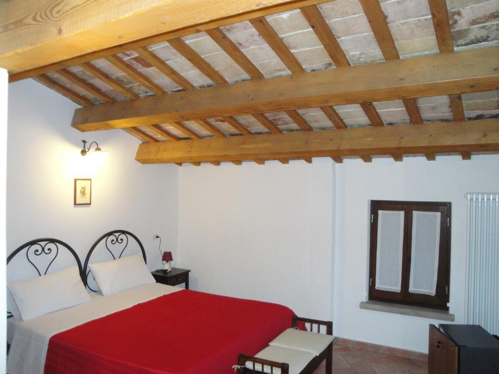 Hotel Al Castello Tavullia Exterior foto